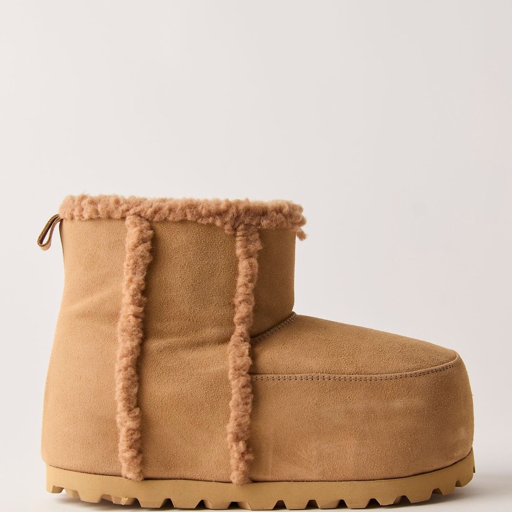 Chunky Cozy Boots